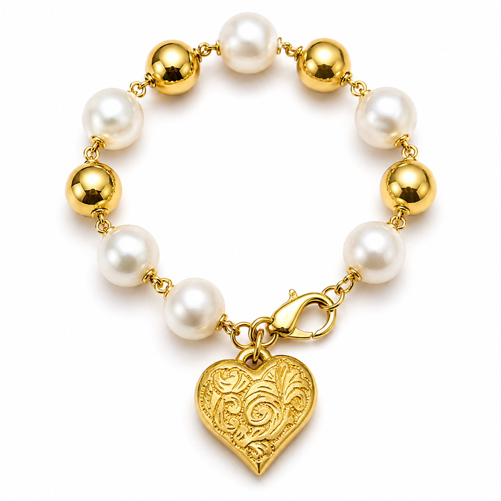 Pulseira dourada com contas peroladas e pingente de coração
