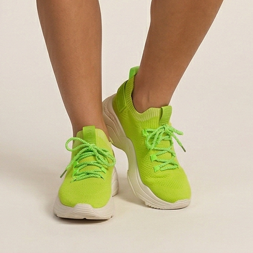 Tênis Colcci verde neon tamanho 36 com solado claro